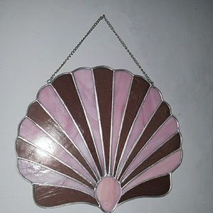 Stained glass seashell